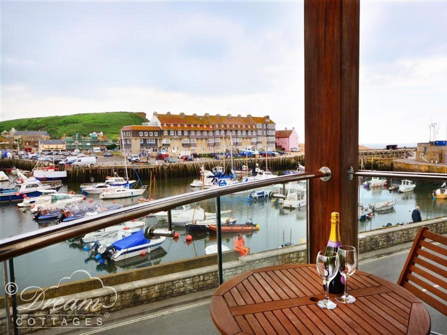 The Boardwalk Villa West Bay Exterior foto