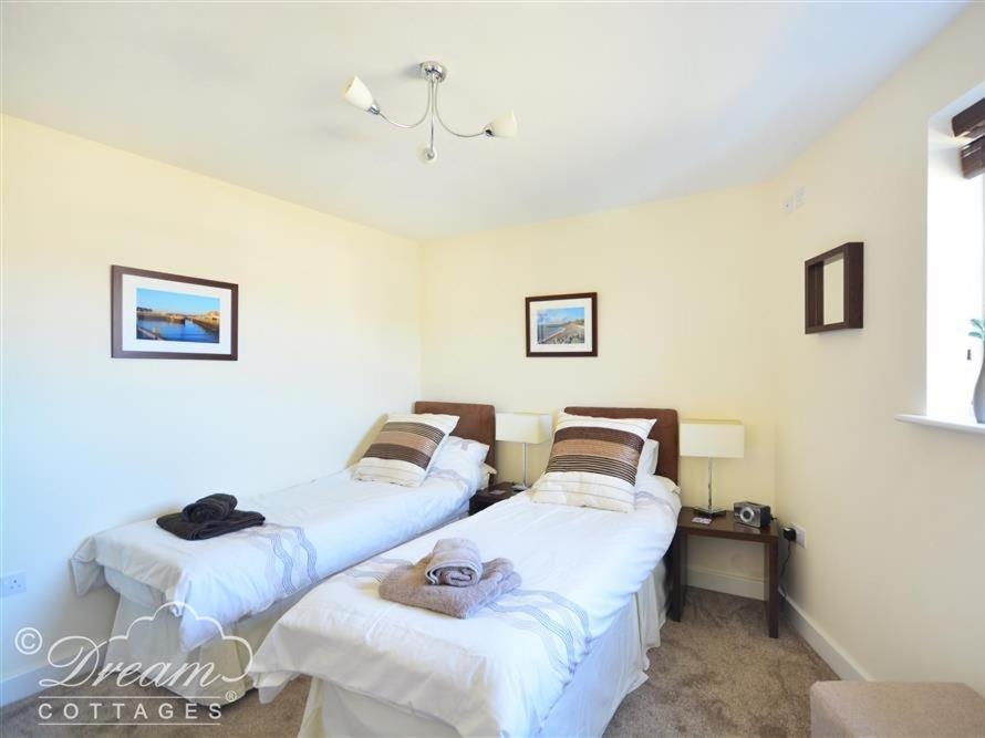The Boardwalk Villa West Bay Exterior foto